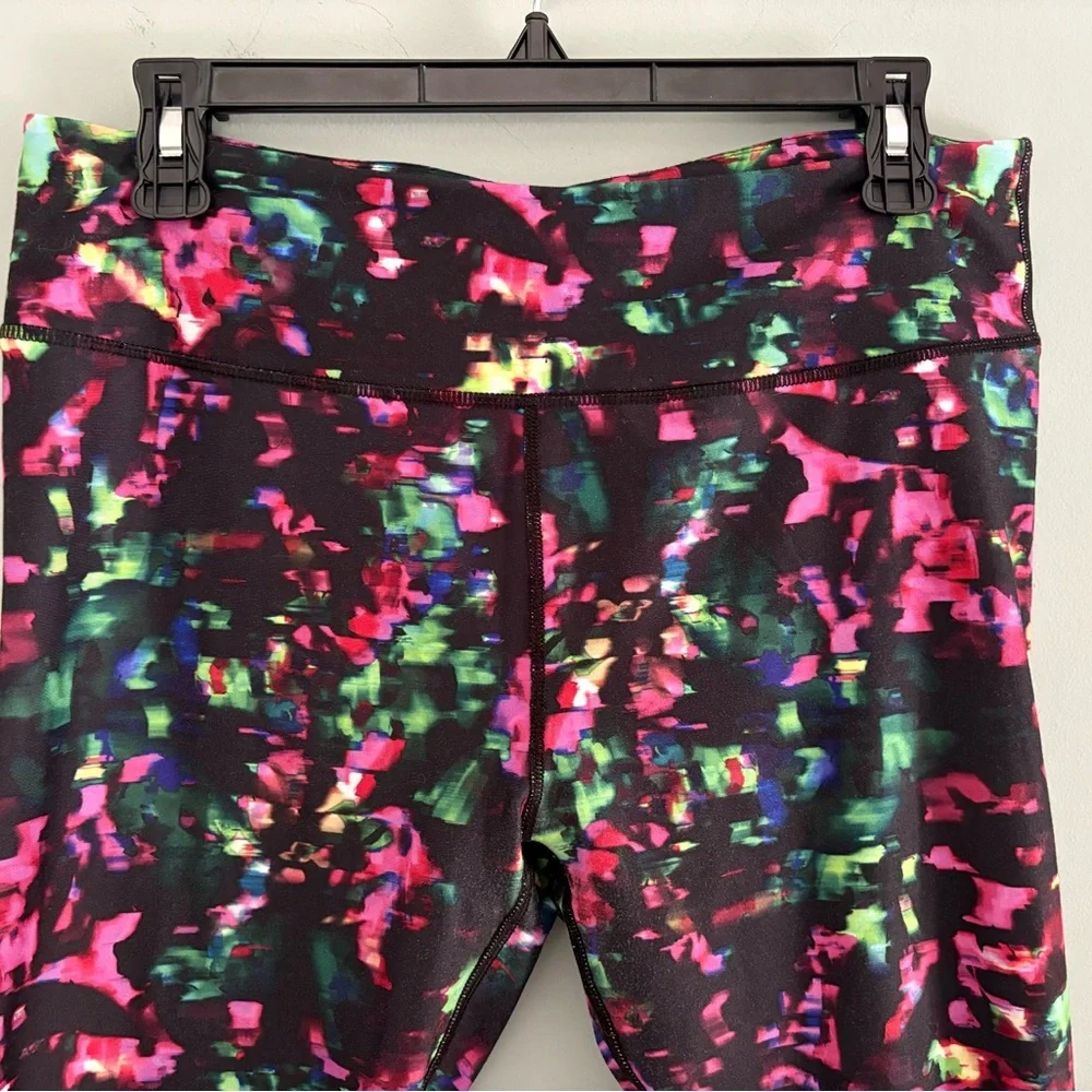 Fabletics Define PowerHold Mid-Rise Capri Size L - Picture 5 of 11